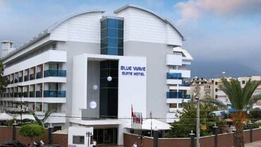 Blue Wave Suite Hotel