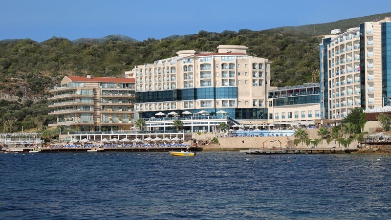 Charisma De Luxe Hotel