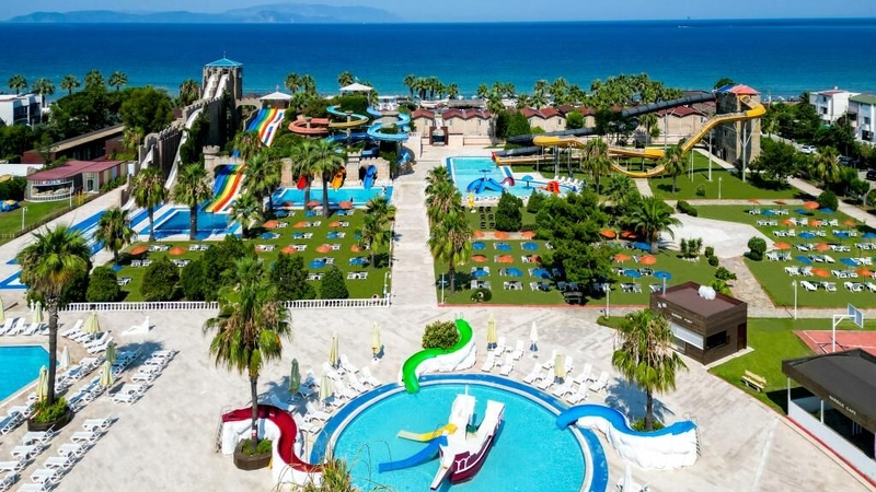 Risus Beach Resort Hotel