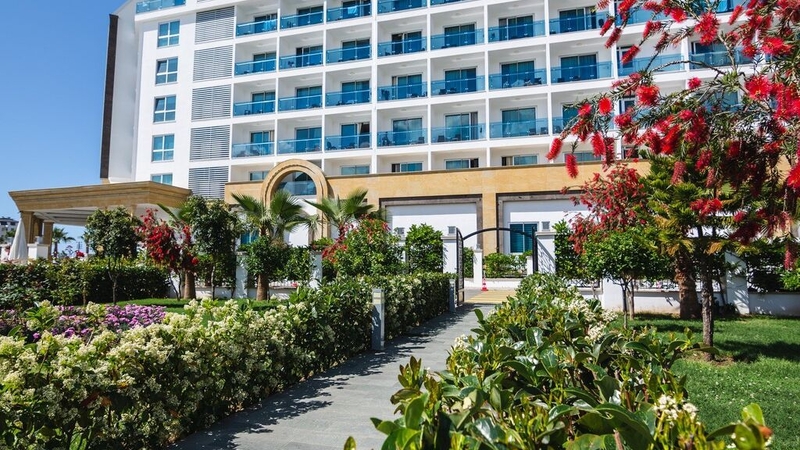 The Lumos Deluxe Resort Hotel Spa