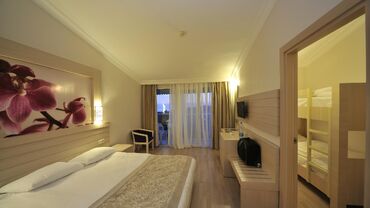 Seaden Corolla Hotel