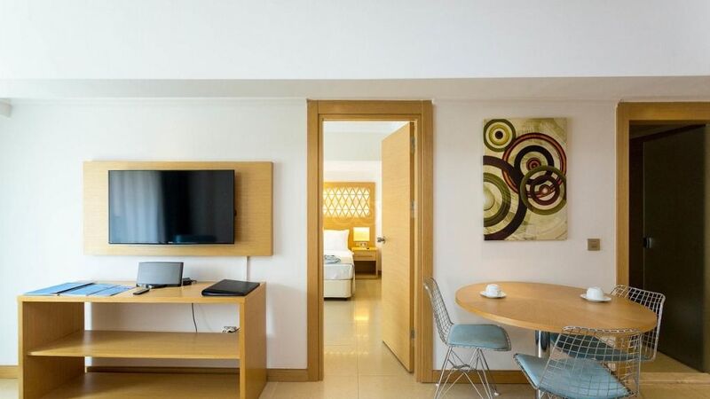 Aurasia Deluxe Hotel