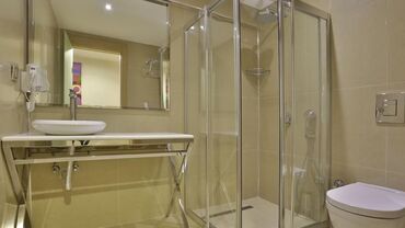 Aurasia Deluxe Hotel