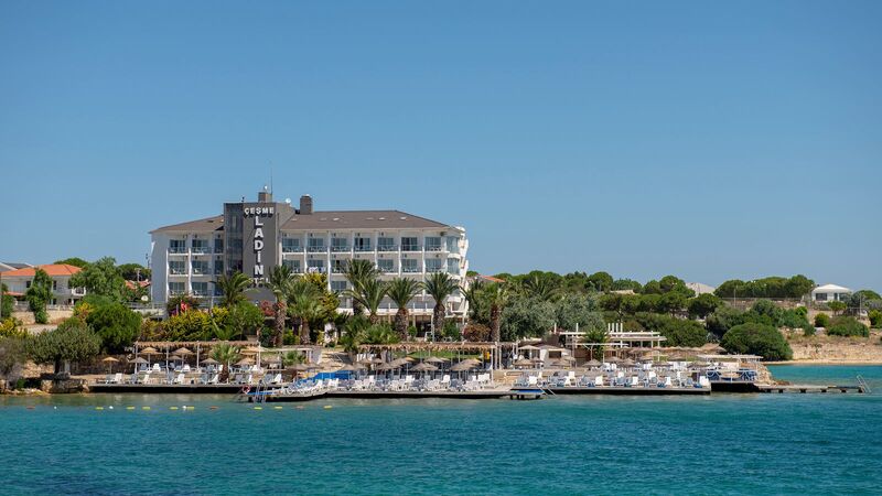 Ladin Hotel