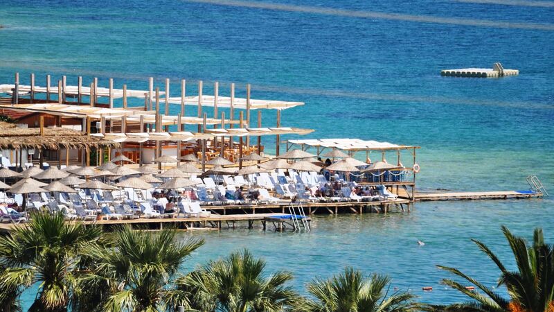 Ladin Hotel