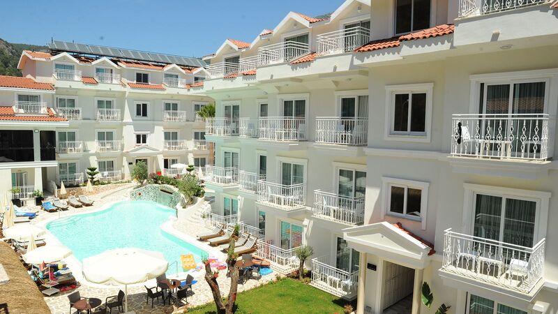 Montebello Deluxe Hotel