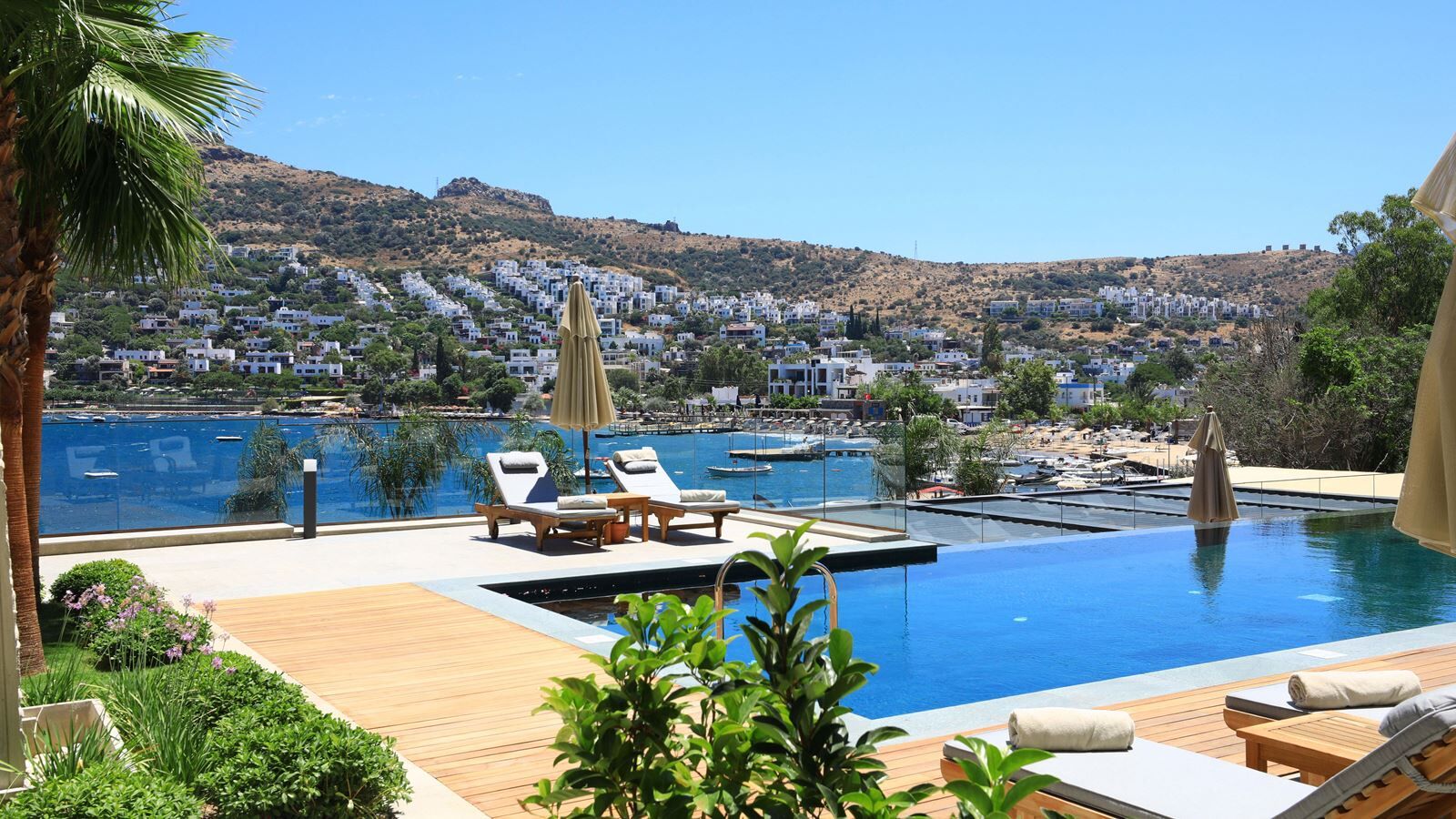 Mare Deluxe Residences & Villas