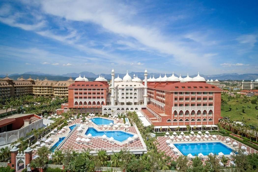 Royal Taj Mahal Hotel