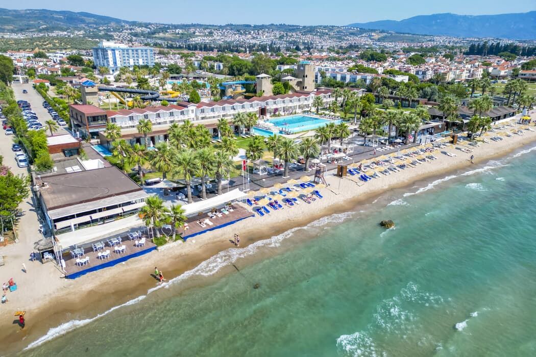 Risus Beach Resort Hotel