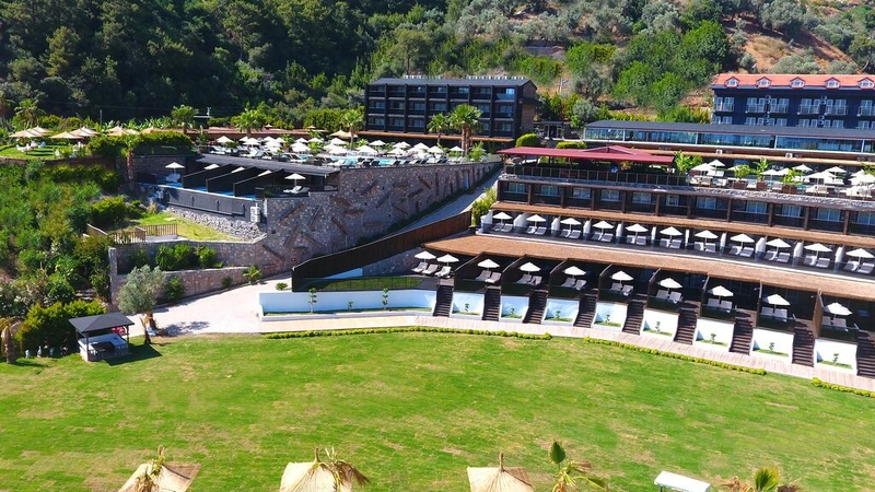 Manaspark Deluxe Hotel