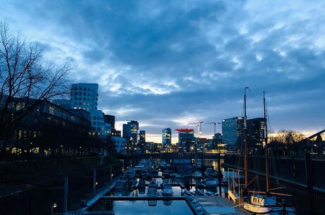 Görkemli Benelüx Sunexpress Havayolları İle (İzmir Hareketli)