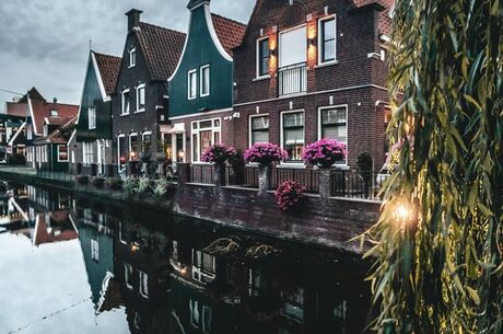 Görkemli Benelüx Sunexpress Havayolları İle (İzmir Hareketli)