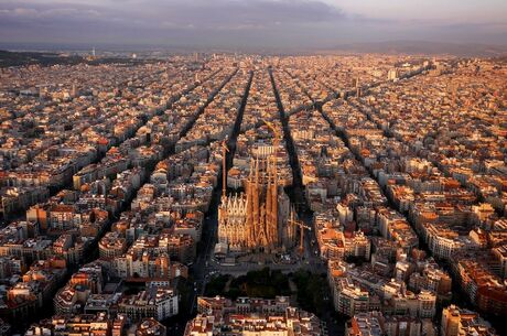 Görkemli Barselona Turu (İzmir Hareketli)