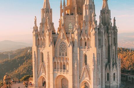 Görkemli Barselona Turu (İzmir Hareketli)