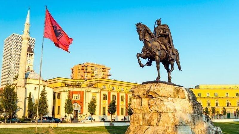 Büyük Balkan 8 Günde 9 Ülke Turu (İstanbul Hareketli)