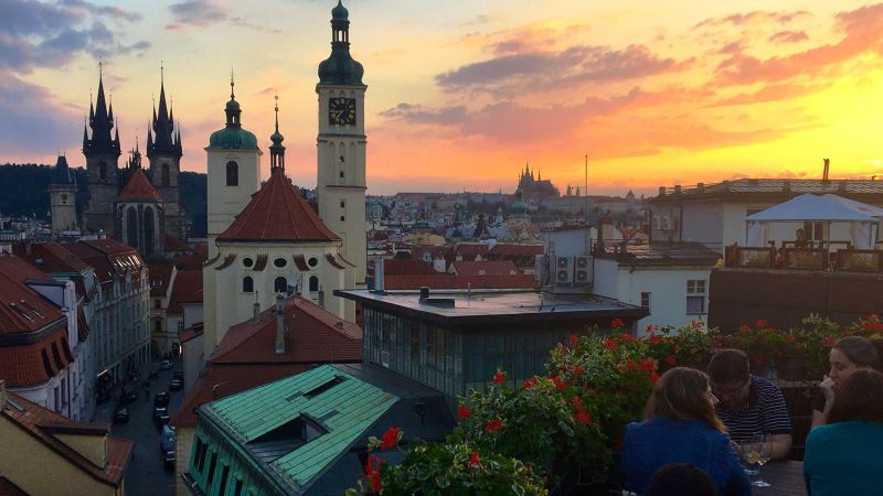 Otobüslü Orta Avrupa Masalı Turu (İzmir Hareketli)