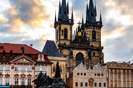 Otobüslü Orta Avrupa Masalı Turu (İzmir Hareketli)