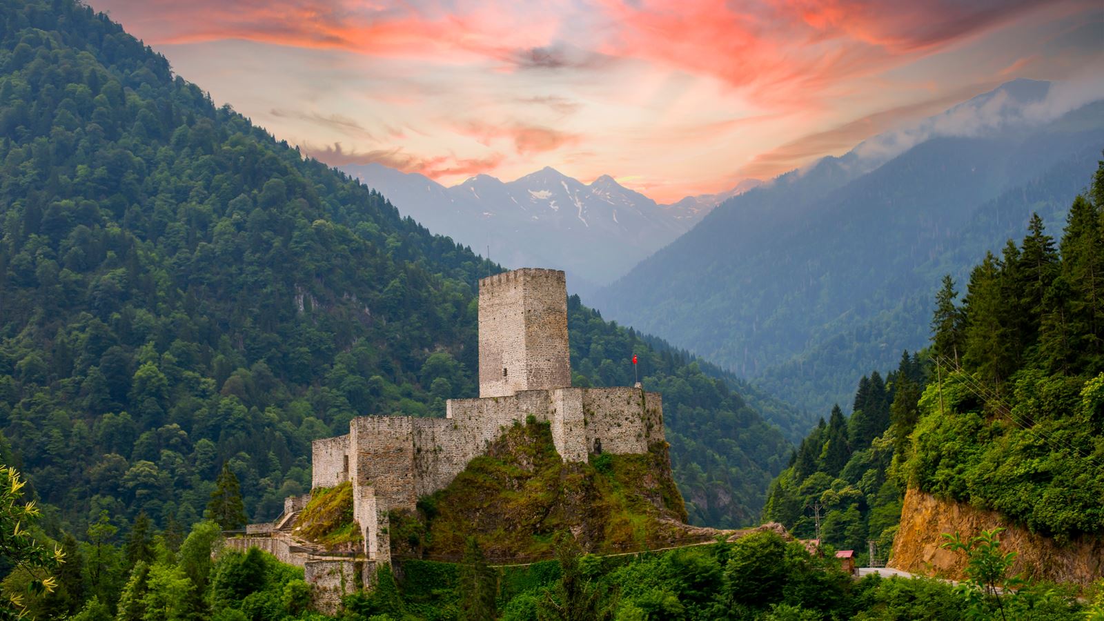 Karadeniz Esintisi Ve Batum Turu (İzmir Hareketli)