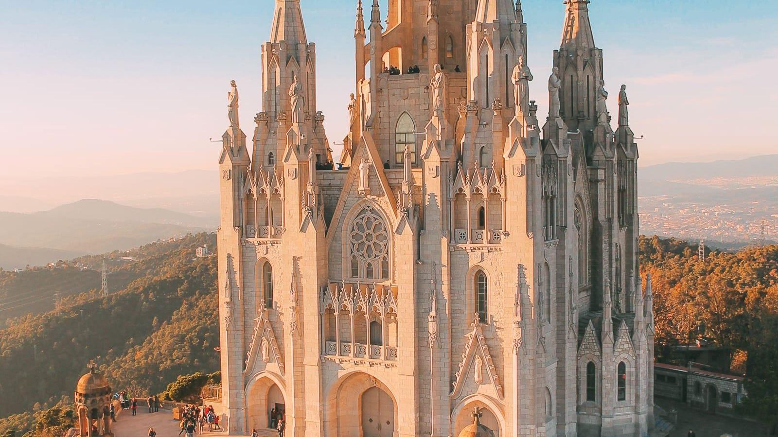 Görkemli Barselona Ve Mimari Harikalar Turu  Sunexpress Havayolları Tarifeli Seferi İle  3 Gece 4 Gün
